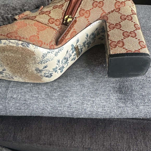 Women Gucci booties. Tan and Carmel brown. - Picture 3 of 4